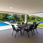 Mario With Private Heated Saltwater Pool Kršan