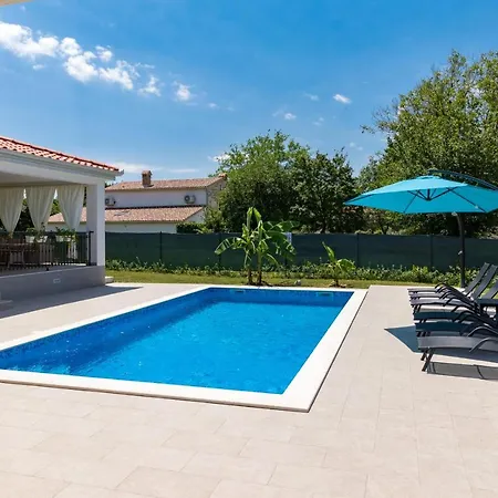 Mario With Private Heated Saltwater Pool *