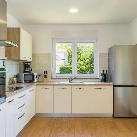 Вилла Mario With Private Heated Saltwater Pool