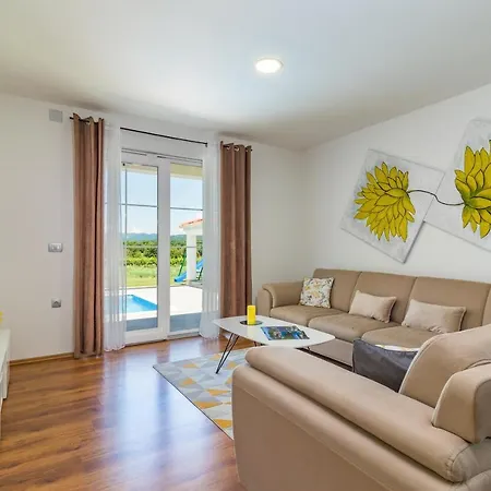 Mario With Private Heated Saltwater Pool *