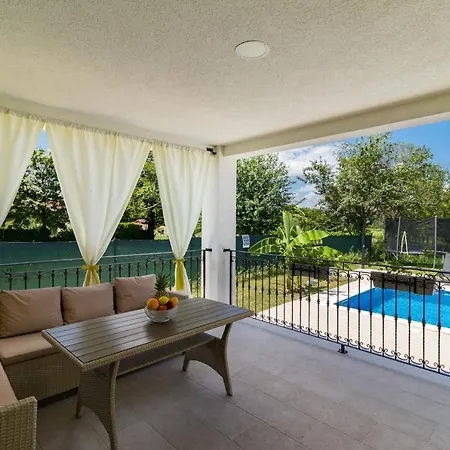 Mario With Private Heated Saltwater Pool Krsan