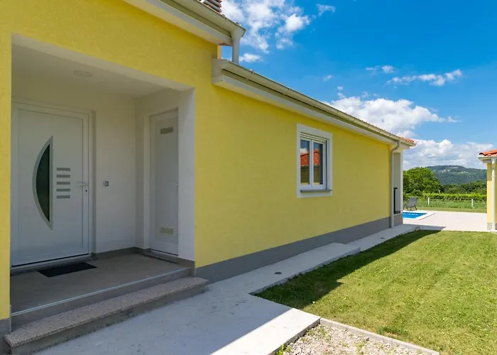 Mario With Private Heated Saltwater Pool *