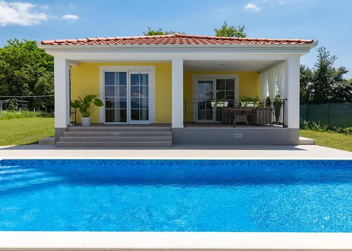 Mario With Private Heated Saltwater Pool * Kršan