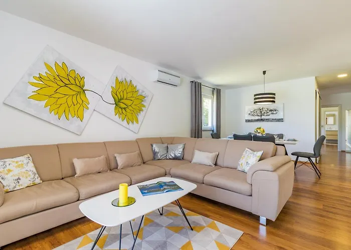 Vila Mario With Private Heated Saltwater Pool Krsan