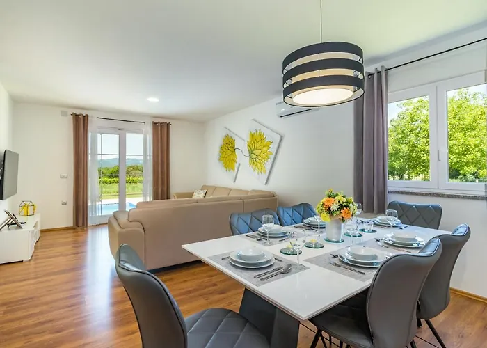 Vila Mario With Private Heated Saltwater Pool *